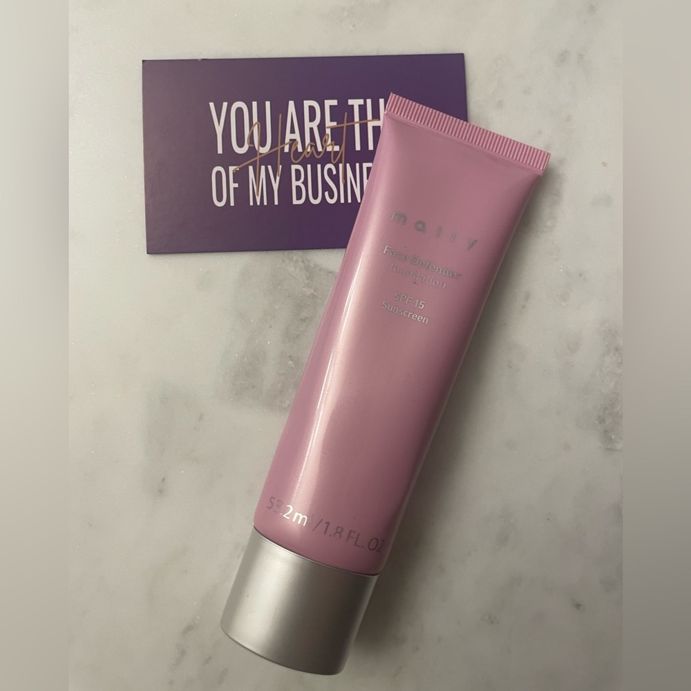 🆕💋MALLY *Face Defender Foundation in ~ Tan~UNBOX SEALED💕💚💕